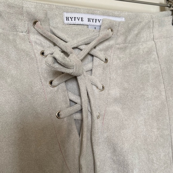 HYFVE Faux Suede Lace-Up Skirt, Light Gray, Large  Fall Winter Bow Skater Skirt - Picture 3 of 5